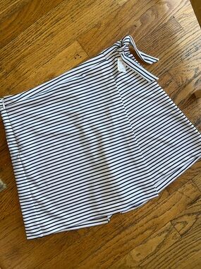 White House Black Market Black & White Striped Skort New